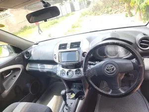 Toyota RAV4 2005 White