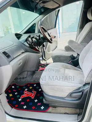 Toyota Estima 2002 Silver