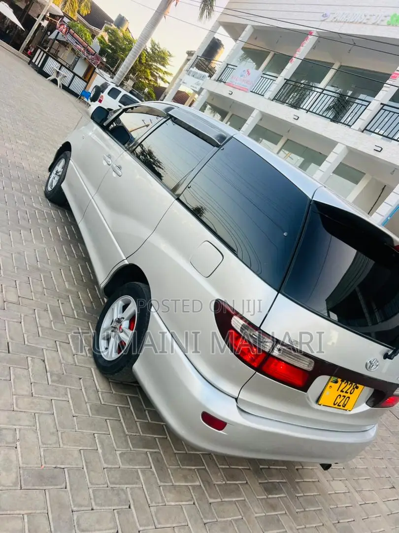 Toyota Estima 2002 Silver