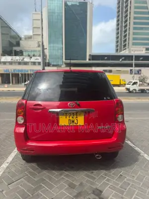 Toyota Raum 2006 Red