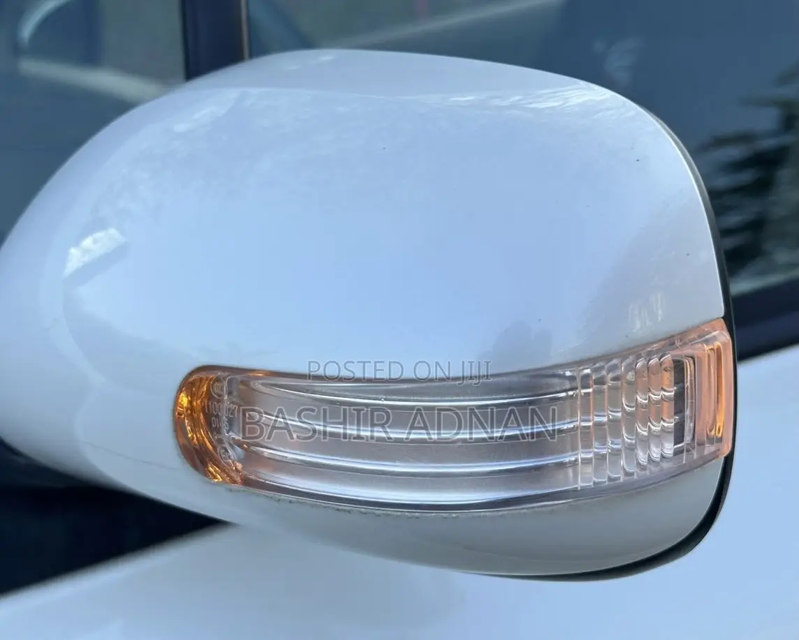 Toyota Vitz 1.3 FWD 3dr 2010 White