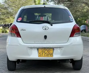 Toyota Vitz 1.3 FWD 3dr 2010 White