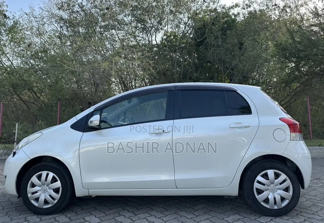 Toyota Vitz 1.3 FWD 3dr 2010 White