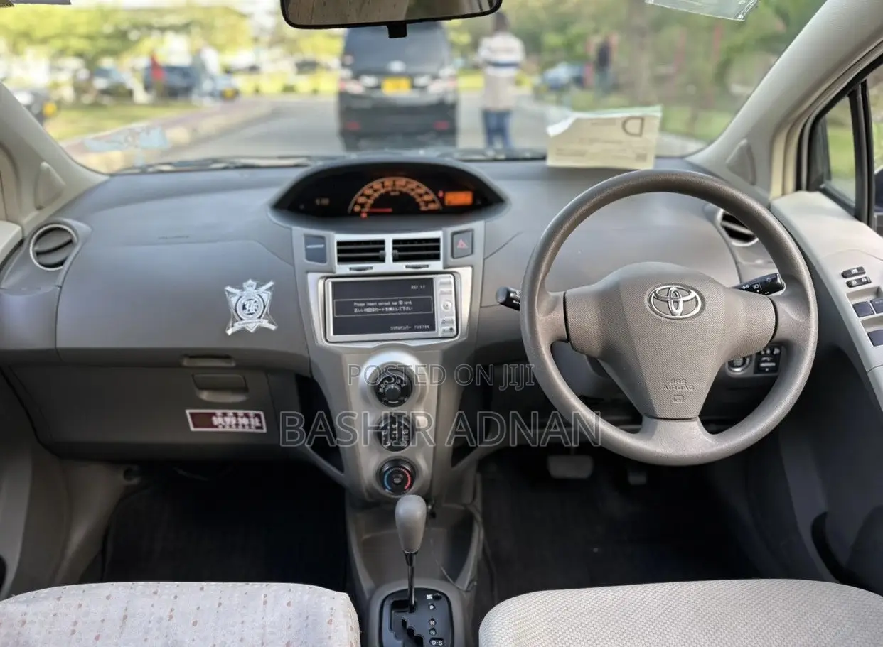 Toyota Vitz 1.3 FWD 3dr 2010 White