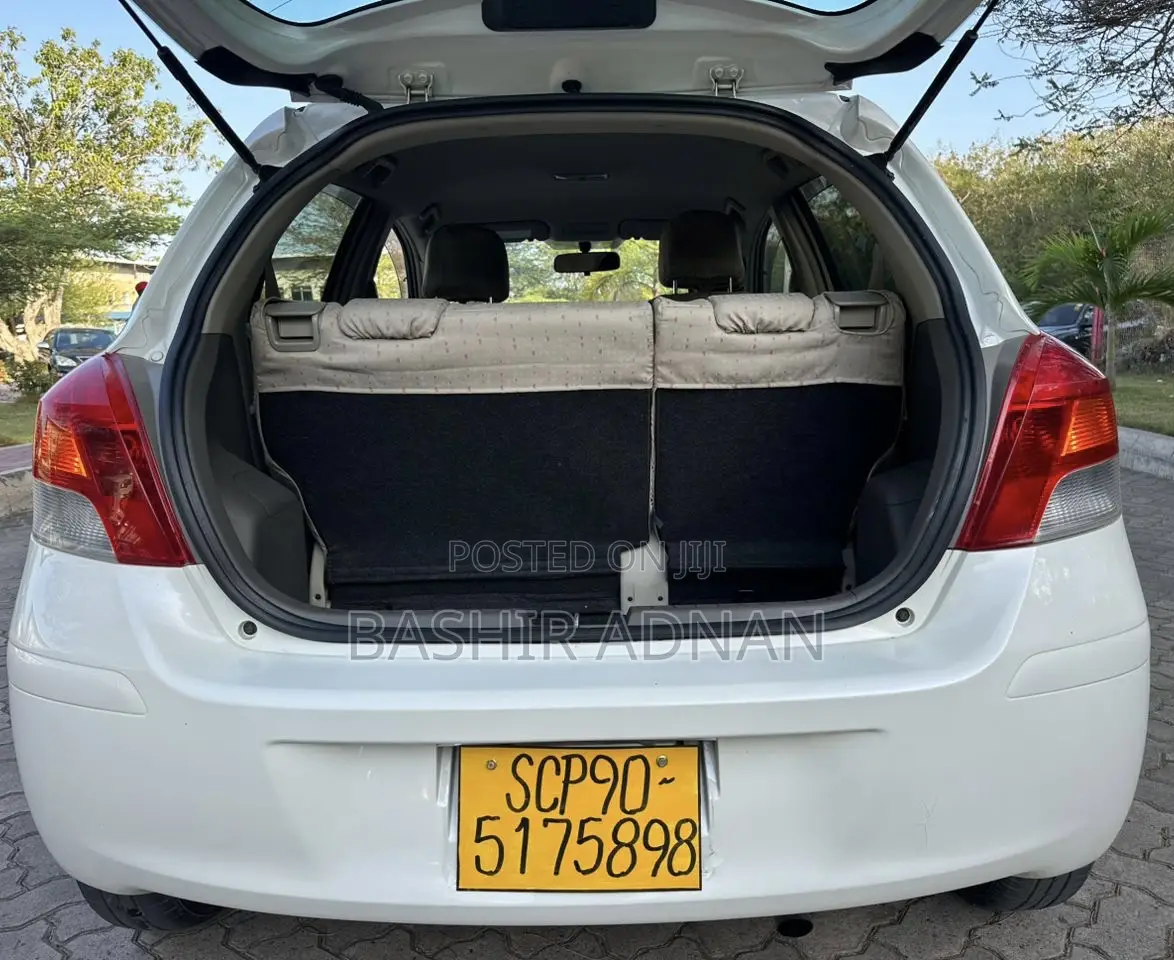Toyota Vitz 1.3 FWD 3dr 2010 White