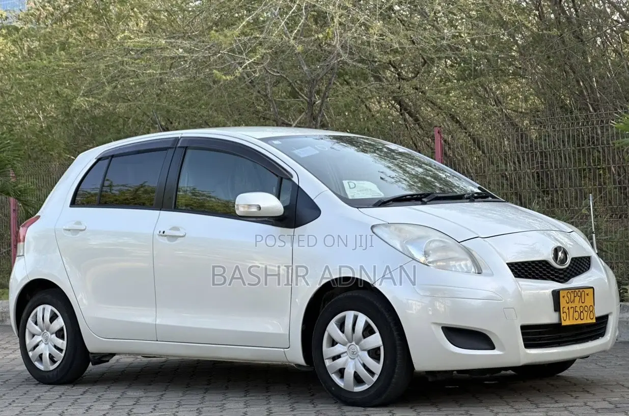 Toyota Vitz 1.3 FWD 3dr 2010 White