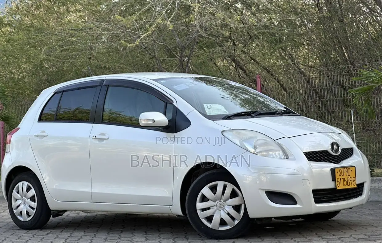 Toyota Vitz 1.3 FWD 3dr 2010 White