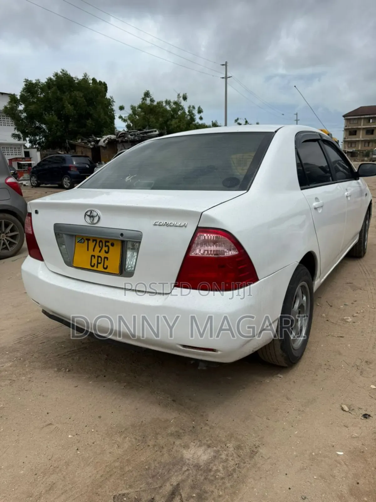 Toyota Corolla 2000 White