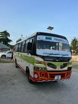 Tata Starbus Ultra Skool 2022 Green