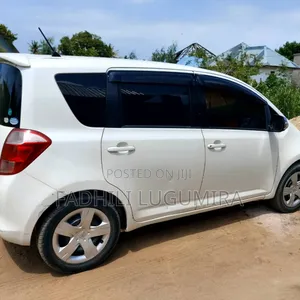 Toyota Ractis 2005 White