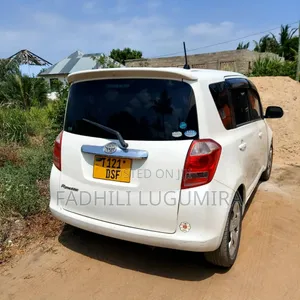 Toyota Ractis 2005 White