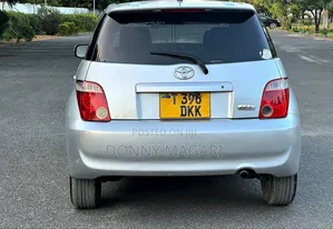 Toyota IST 2006 Silver