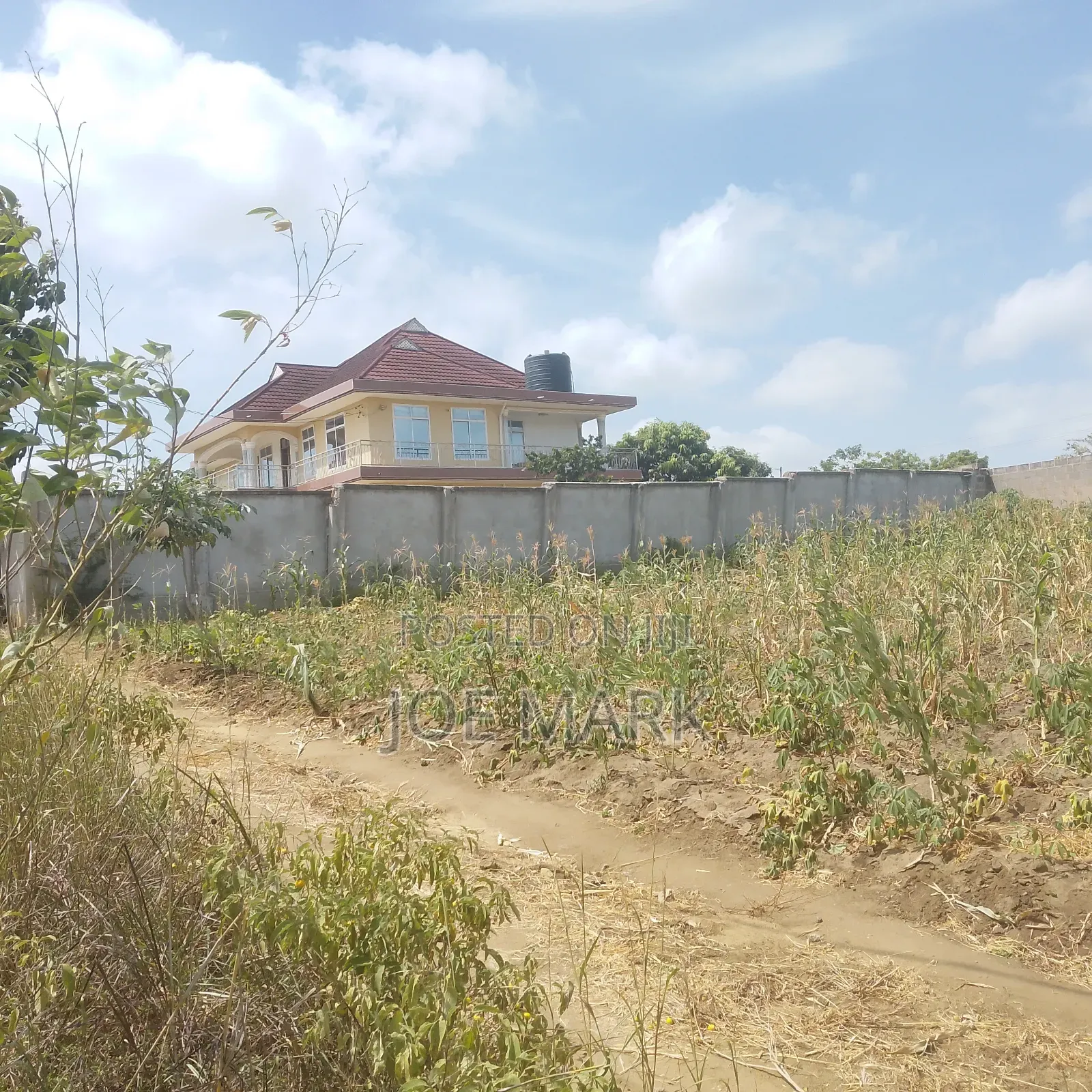 Kiwanja Kinauzwa ,Kibaha Nida