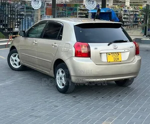Toyota Corolla RunX 2001 Gold