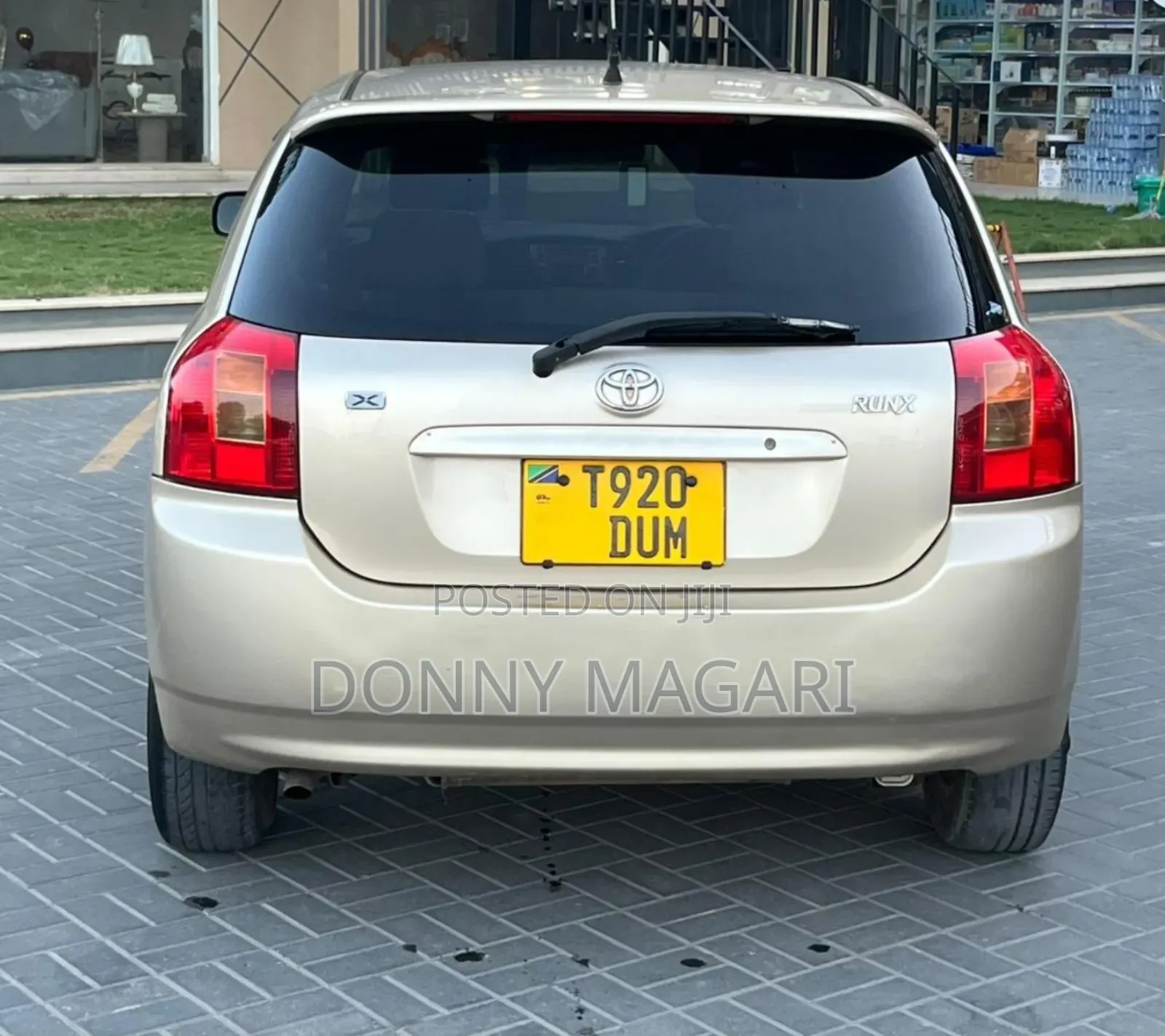 Toyota Corolla RunX 2001 Gold