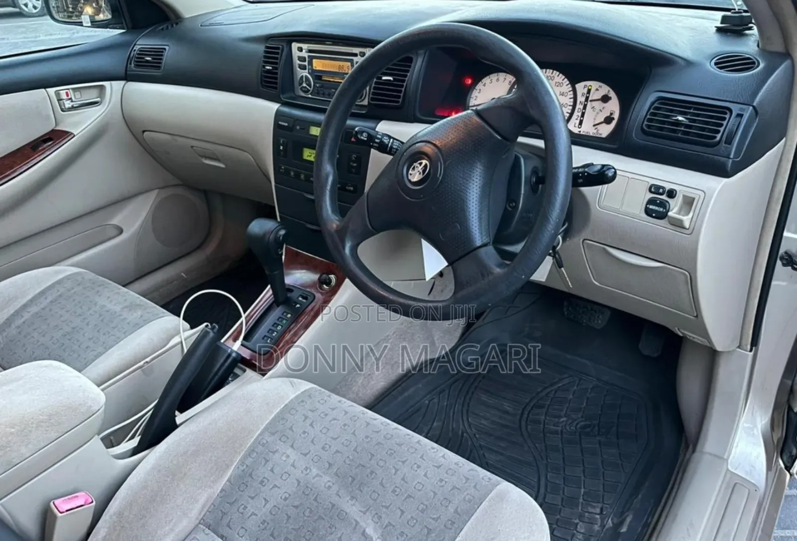 Toyota Corolla RunX 2001 Gold