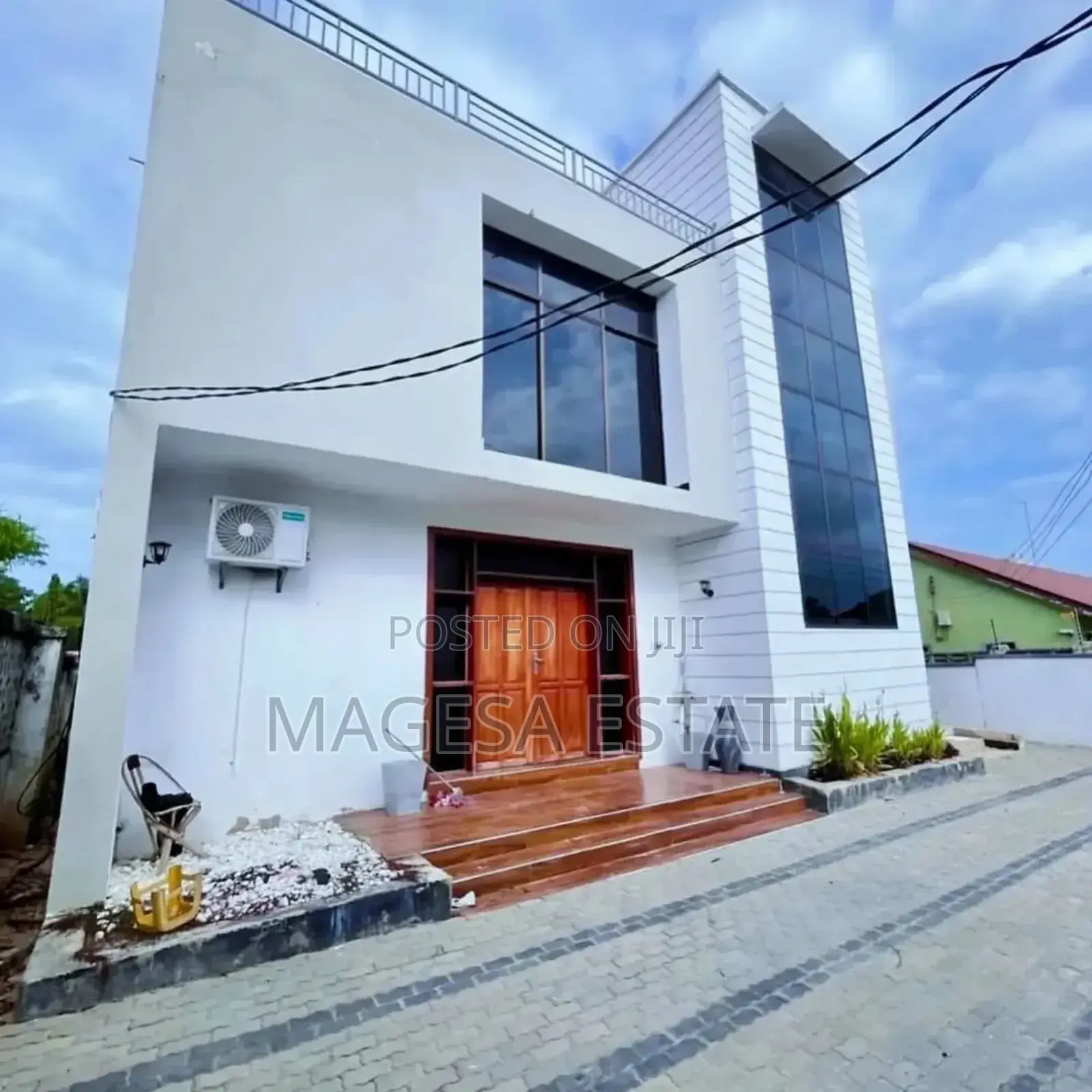 4bdrm House in Mbez Beach for sale