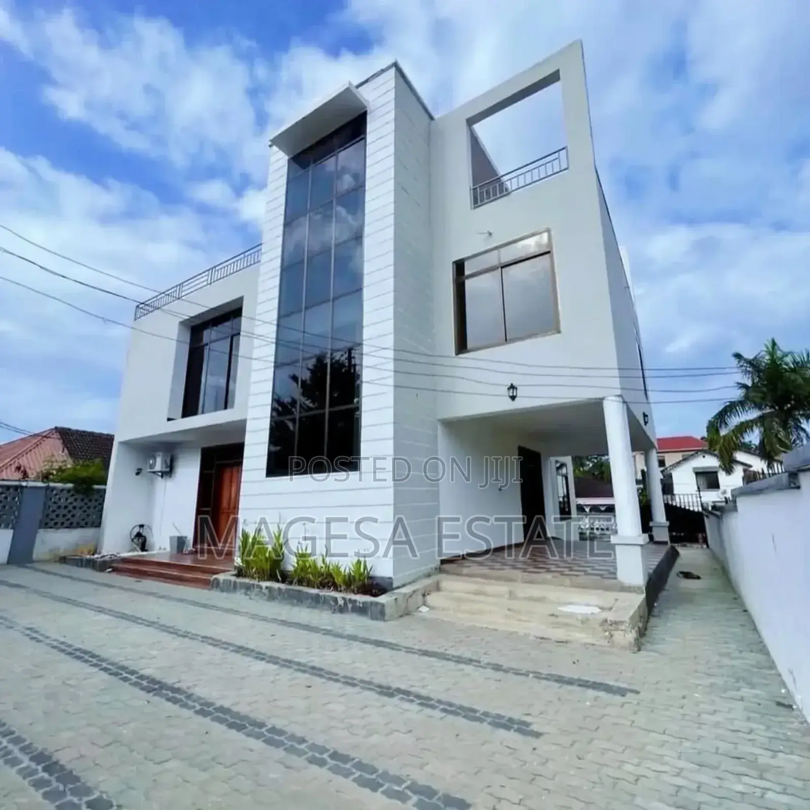 4bdrm House in Mbez Beach for sale
