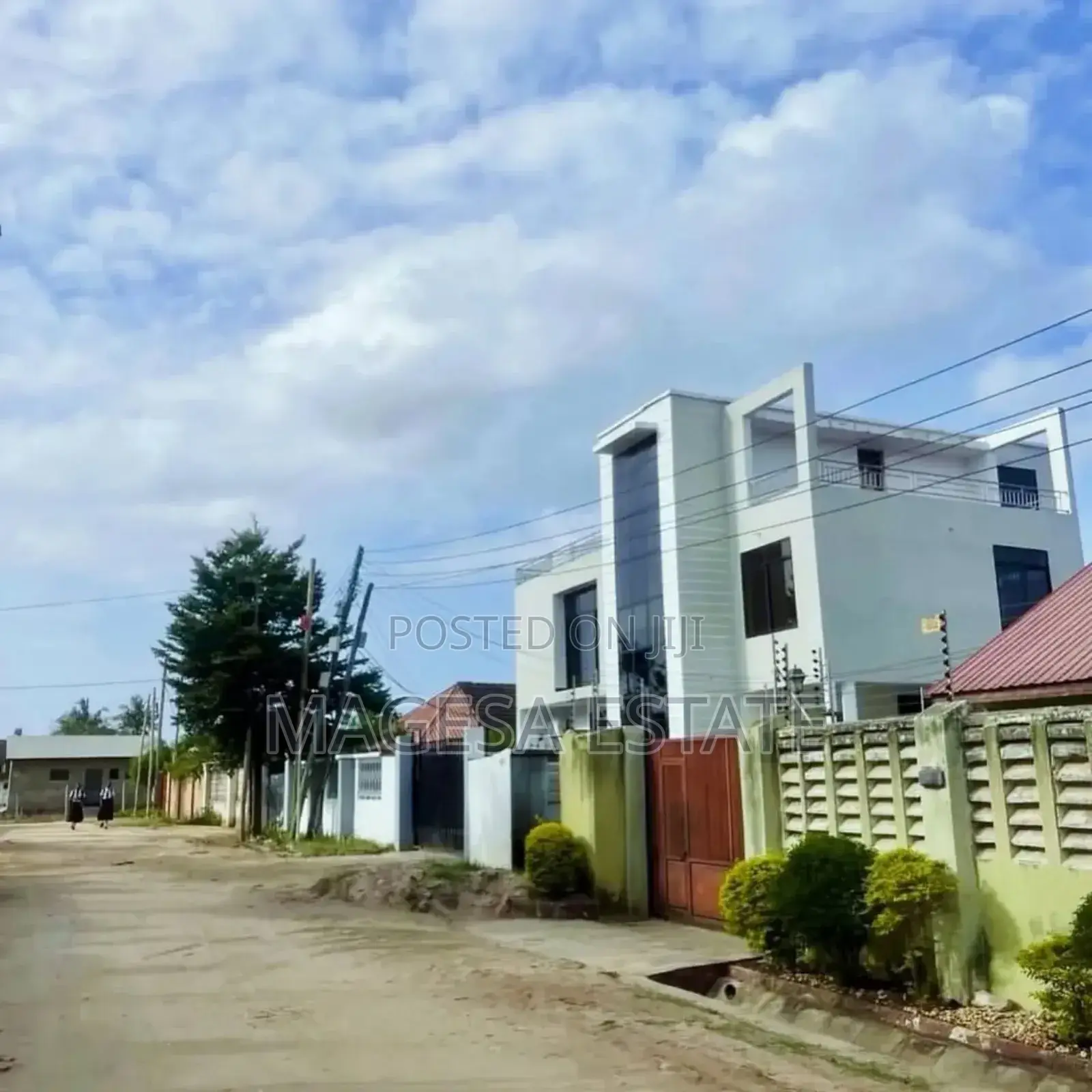 4bdrm House in Mbez Beach for sale