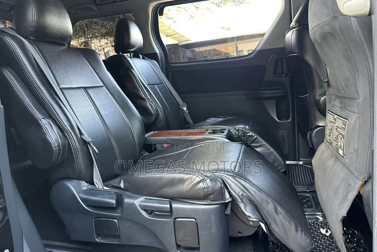 Toyota Vellfire 2010 Black