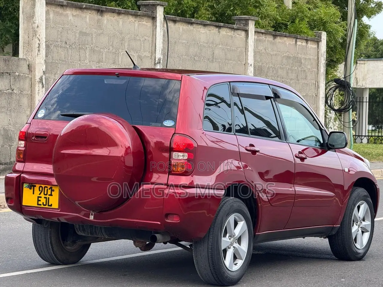 Toyota RAV4 1.8 2005 Maroon