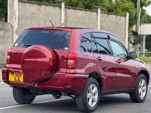 Toyota RAV4 1.8 2005 Maroon