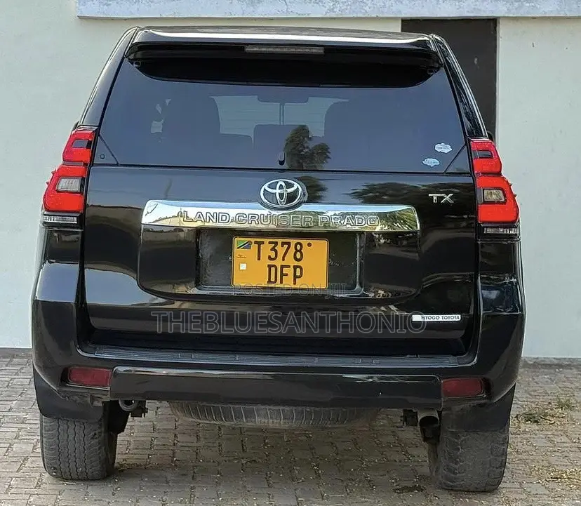 Toyota Land Cruiser Prado 2011 Black