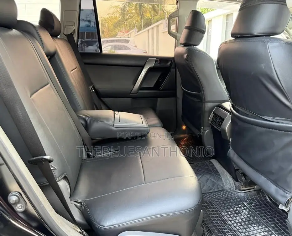 Toyota Land Cruiser Prado 2011 Black