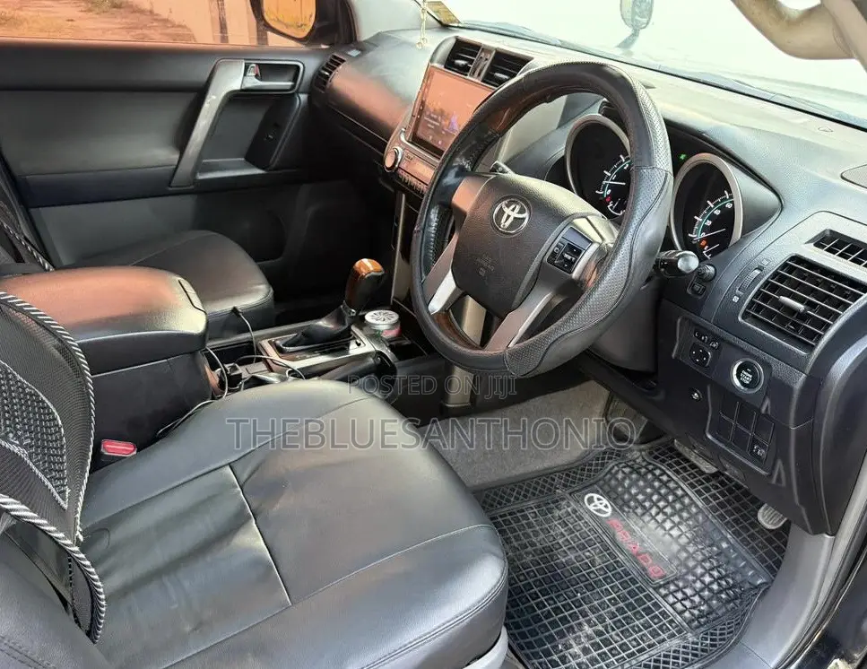 Toyota Land Cruiser Prado 2011 Black