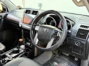 Toyota Land Cruiser Prado 2011 Black