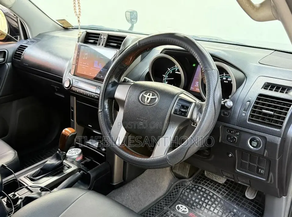 Toyota Land Cruiser Prado 2011 Black