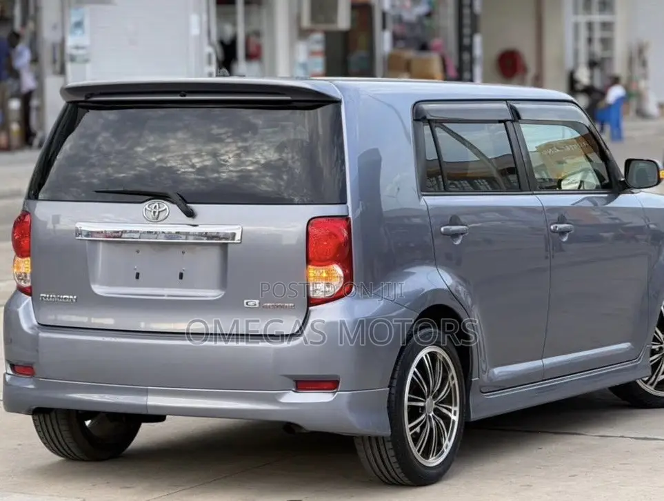 Toyota Corolla Rumion Hatchback 1.5 FWD 2007 Gray