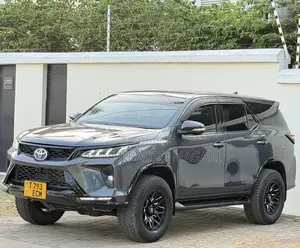 Toyota Fortuner 2023 Gray