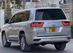Toyota Land Cruiser 2014 Silver