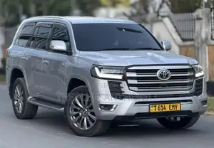 Toyota Land Cruiser 2014 Silver