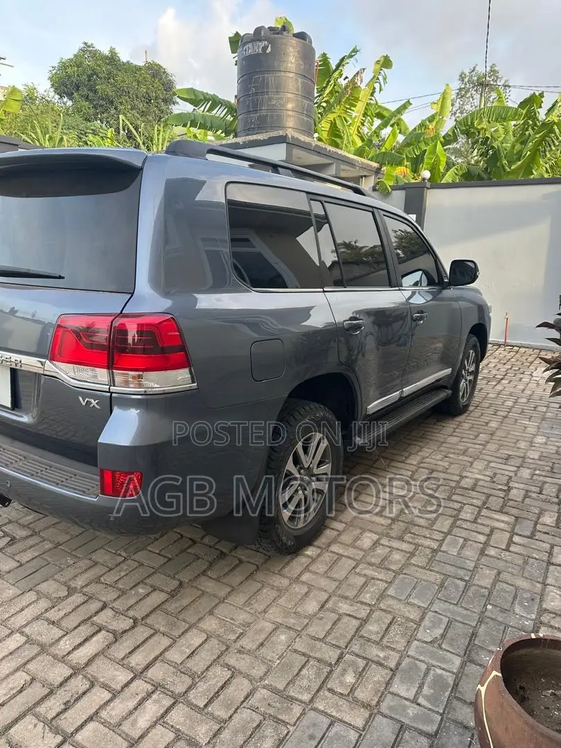 Toyota Land Cruiser 4.5 V8 VXR 2016 Gray