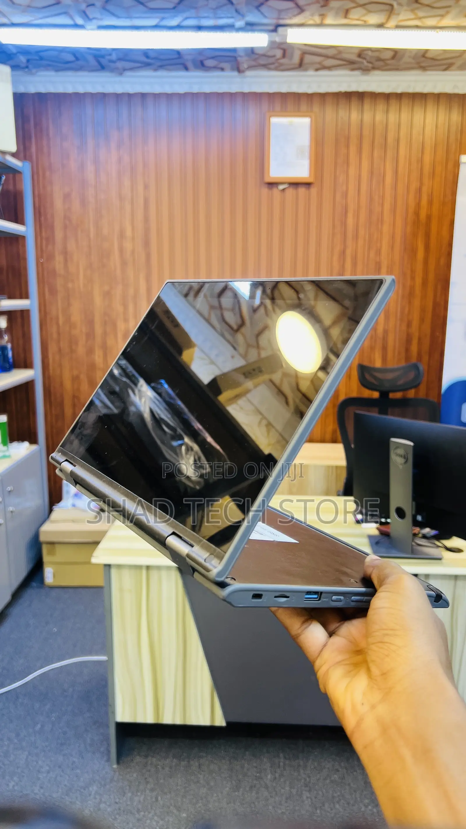 Laptop Lenovo 300e 4GB Intel Pentium SSD 128GB