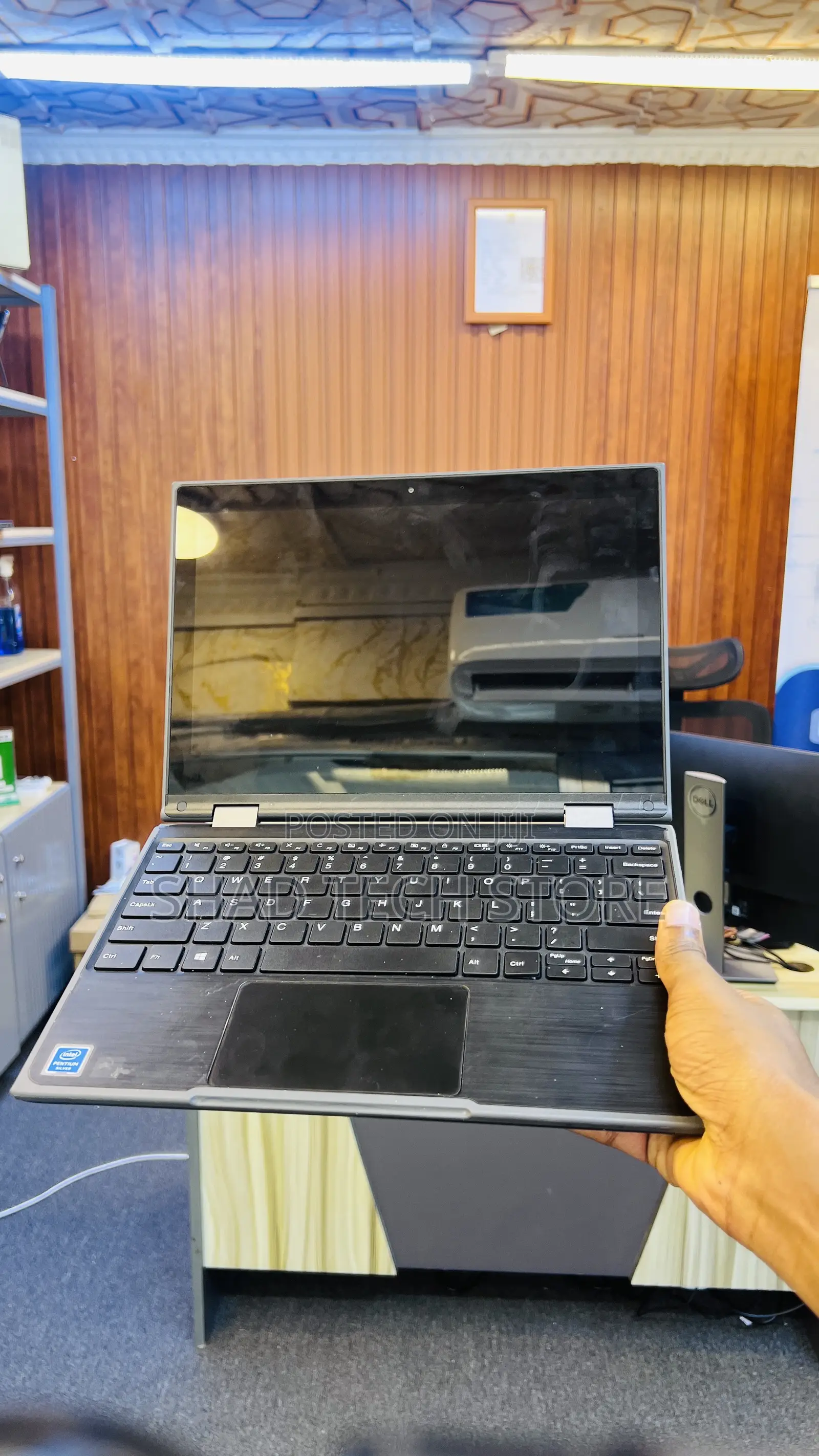 Laptop Lenovo 300e 4GB Intel Pentium SSD 128GB