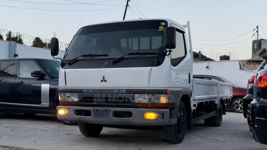 Mitsubishi Canter 1998 White