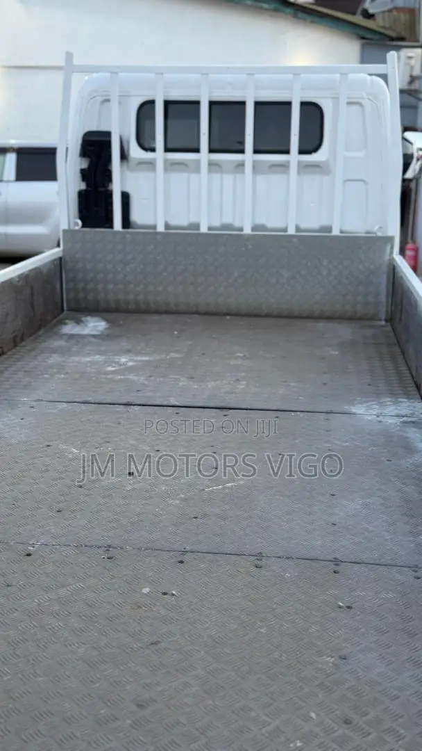 Mitsubishi Canter 1998 White