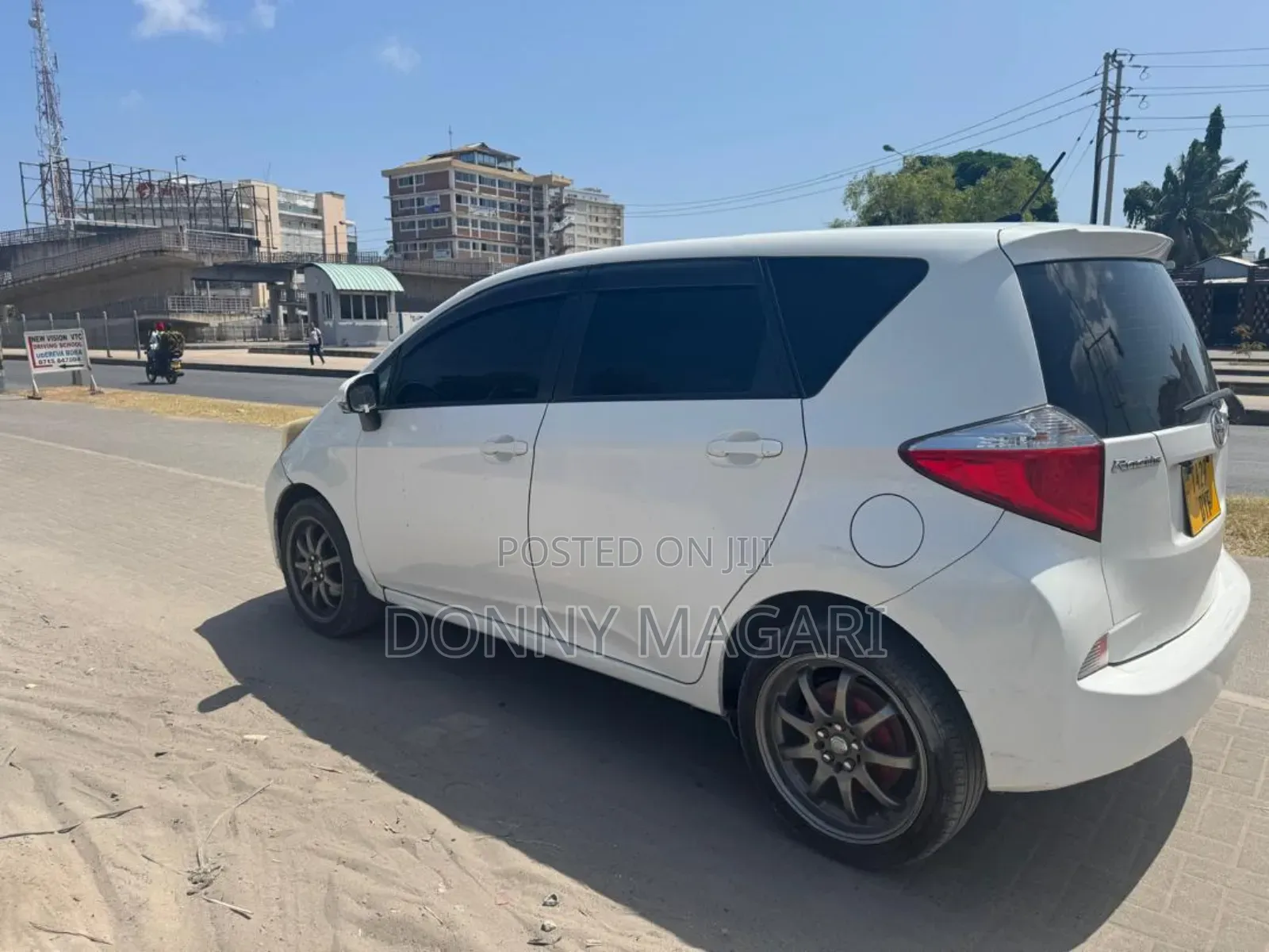 Toyota Ractis 2011 White