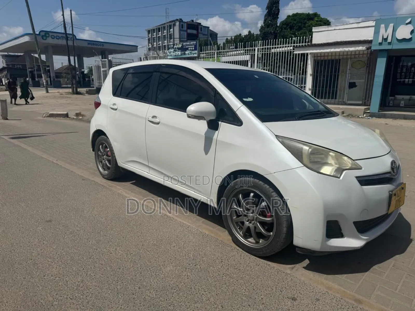 Toyota Ractis 2011 White