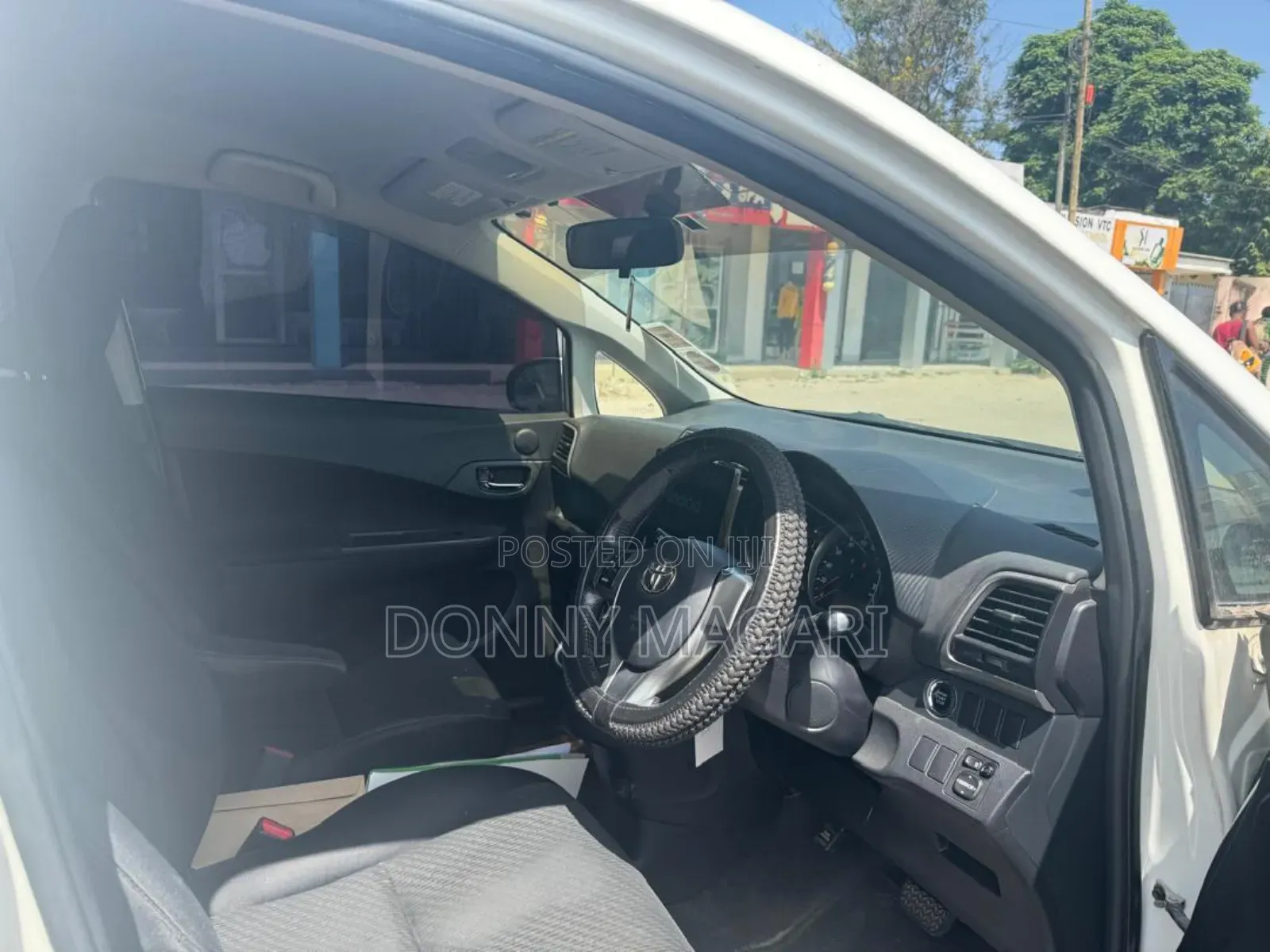 Toyota Ractis 2011 White