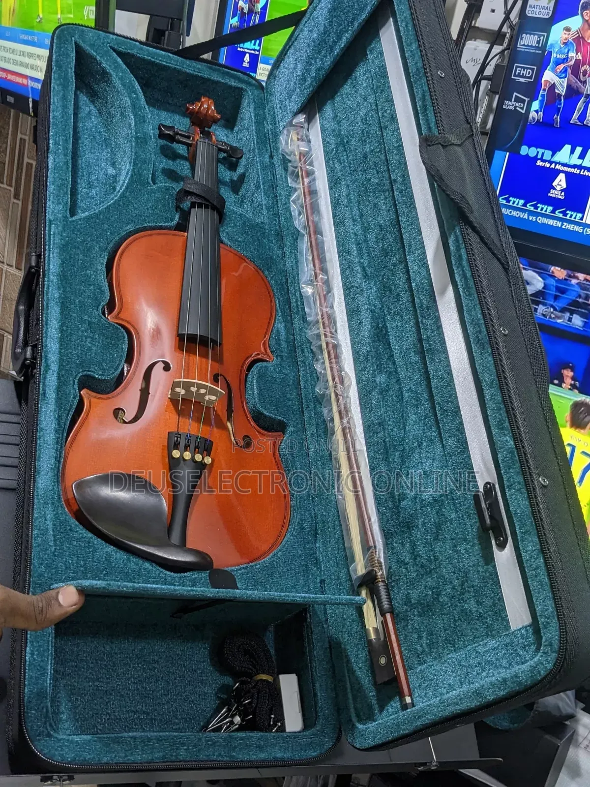 Violin 4 Strings and 3 Strings