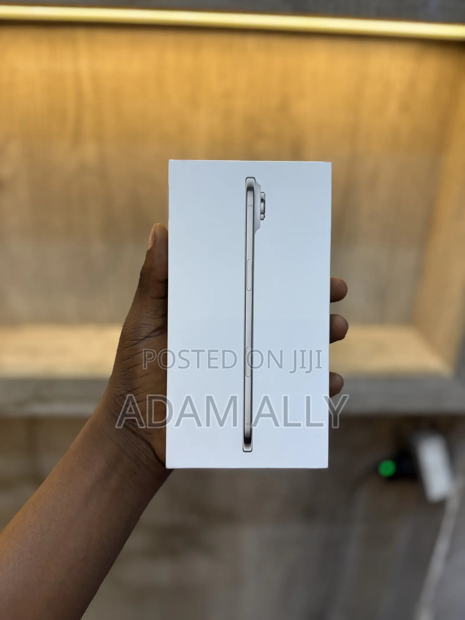 New Apple iPhone Air 256 GB Gold