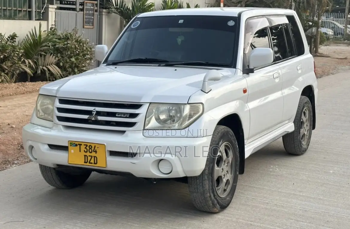 Mitsubishi Pajero 2005 White