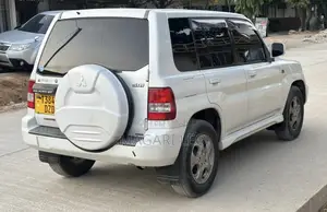 Mitsubishi Pajero 2005 White