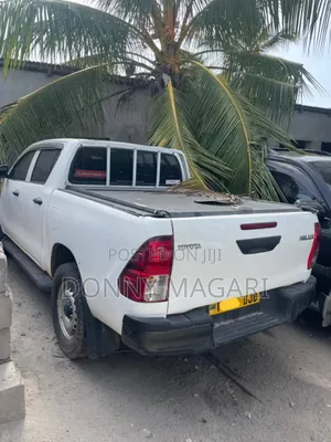 Toyota Hilux 2017 White
