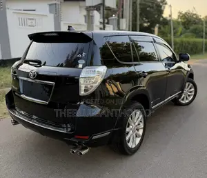 Toyota Vanguard 2013 Black