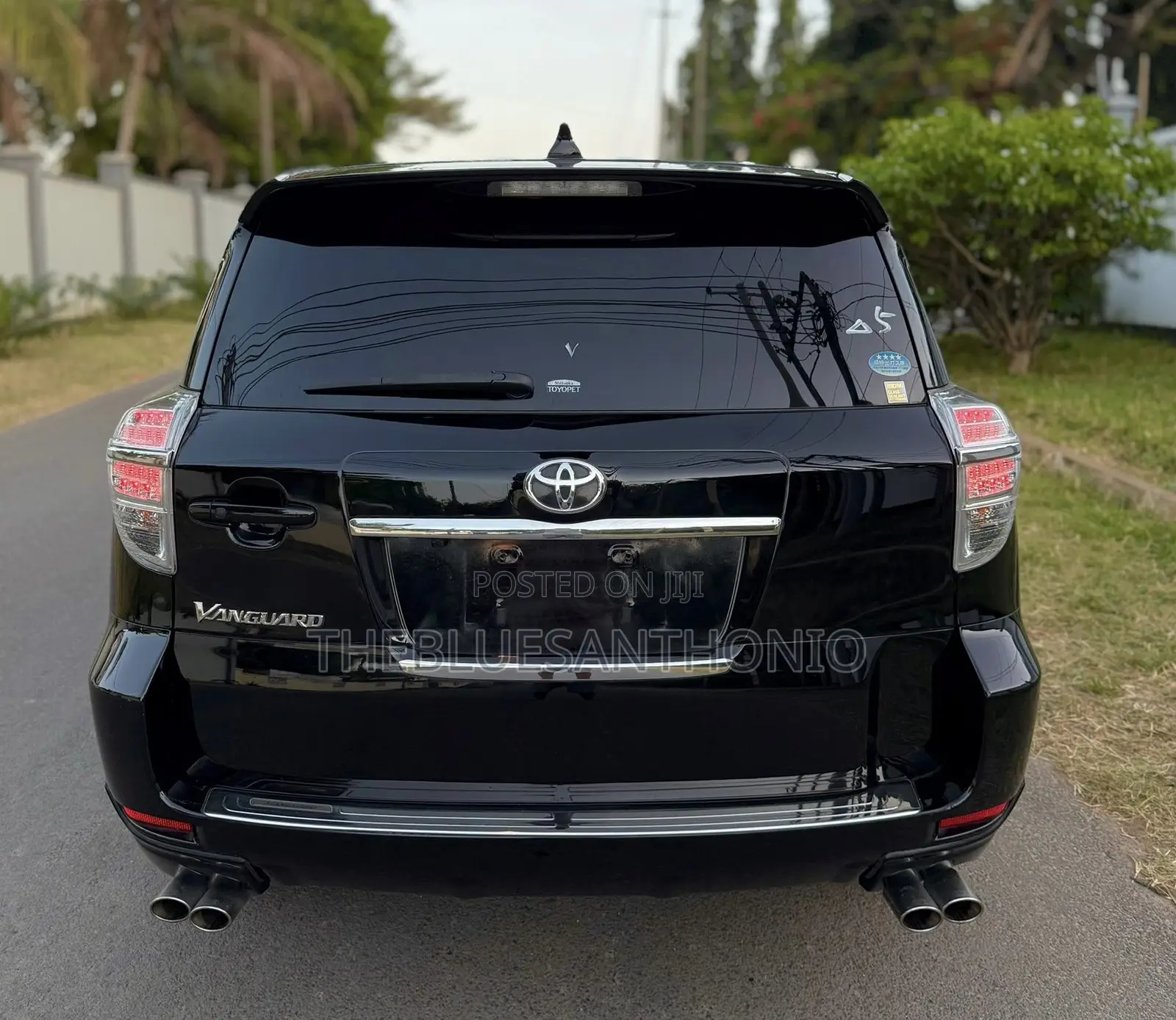 Toyota Vanguard 2013 Black